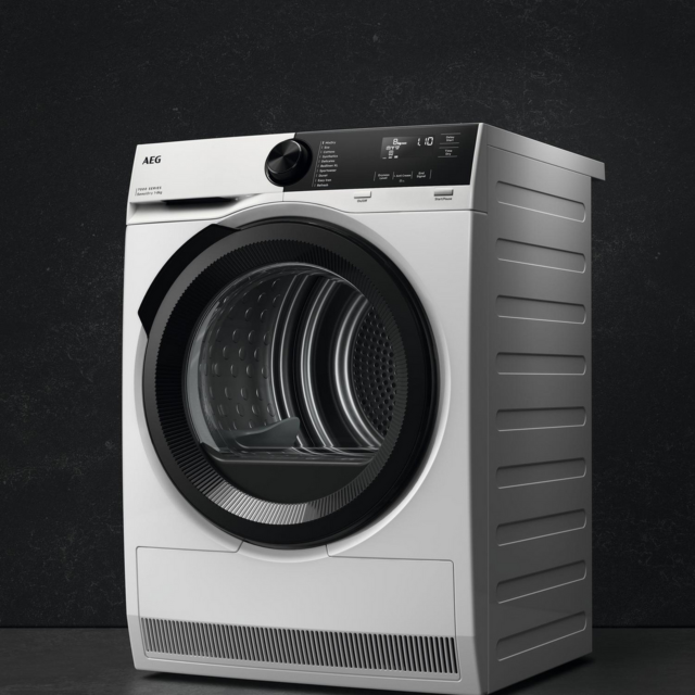 Aeg TR728CT4B 8kg Heat Pump Tumble Dryer - White