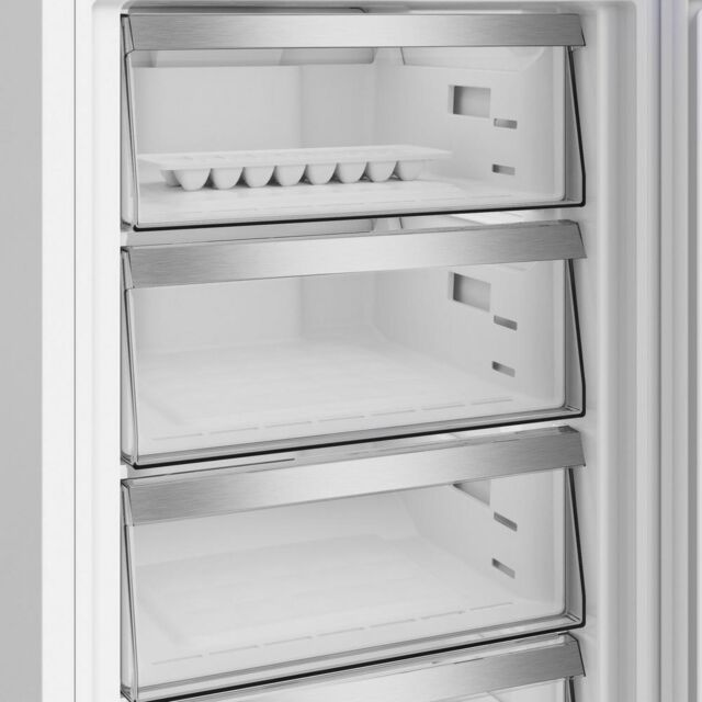 Blomberg KND24692V Freestanding Fridge Freezer - E Energy Rated - H192 W59.7 D70.7