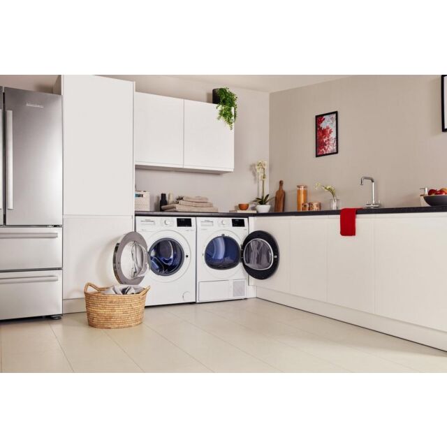 Blomberg LTH38420W 8Kg Hybrid Heat Pump Tumble Dryer - A+++ Energy Rated - H84.6 W59.7 D58.9